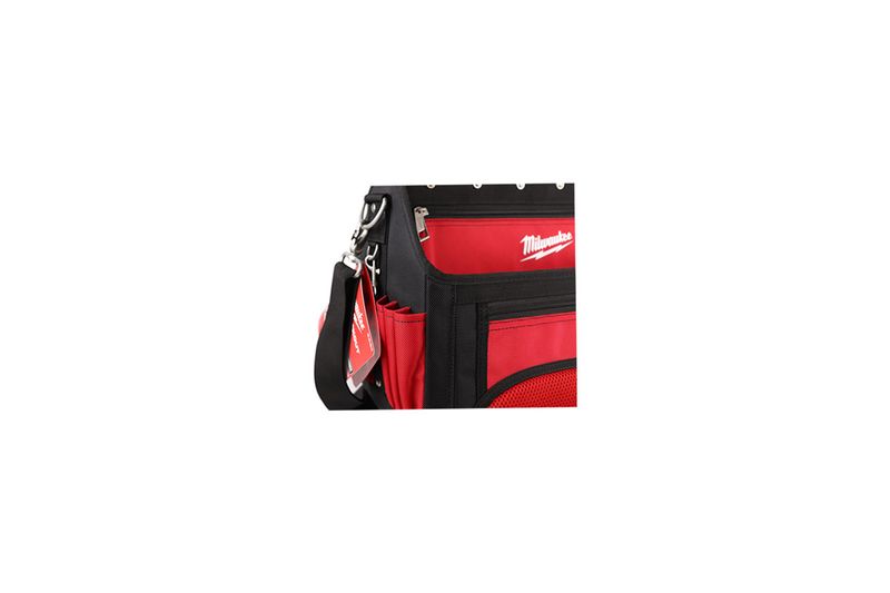 Bolso portaherramientas de 15 pulgadas Milwaukee, detalle cercano del lateral con correa negra y bolsillos rojos
