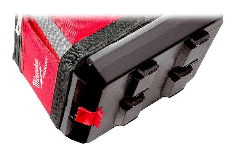 Bolso portaherramientas 15 pulgadas Milwaukee, detalle de la base negra rígida con sistema de anclaje Packout