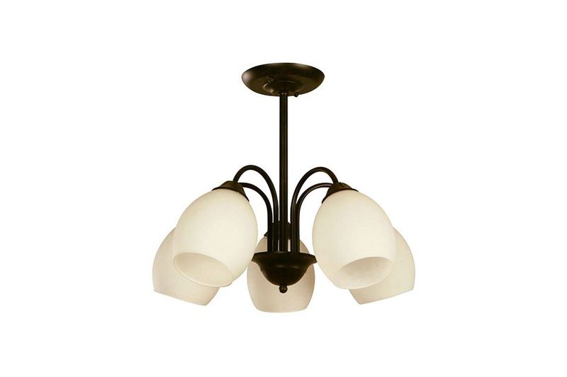 Lámpara de techo negro 5L E27 60W Sinsa, vista frontal con pantallas de vidrio blanco opaco y estructura curva