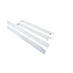 Marco para luminaria troffer 1x4 Ilukon, cuatro perfiles de aluminio blanco dispuestos en paralelo sobre fondo blanco