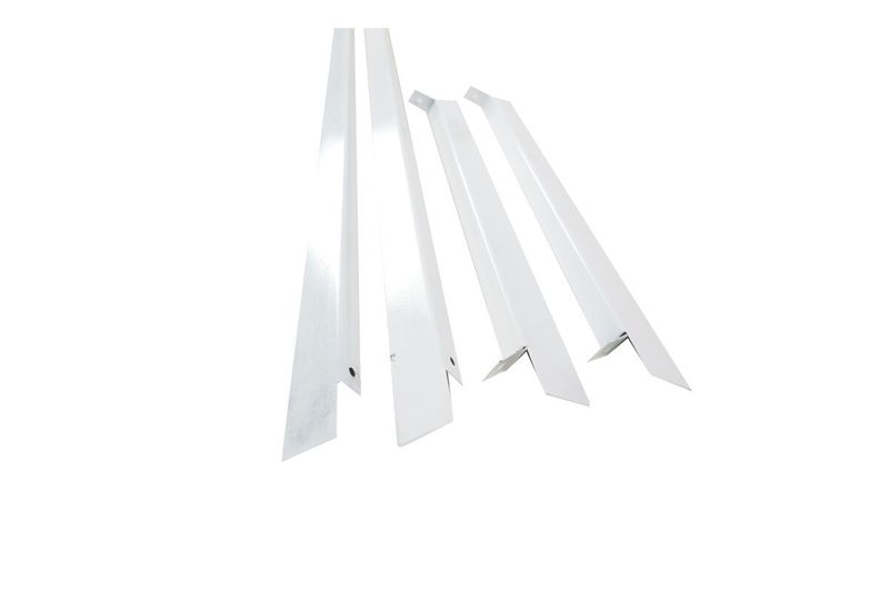 Marco para luminaria troffer 1x4 Ilukon, cuatro piezas de aluminio blanco separadas sobre fondo blanco