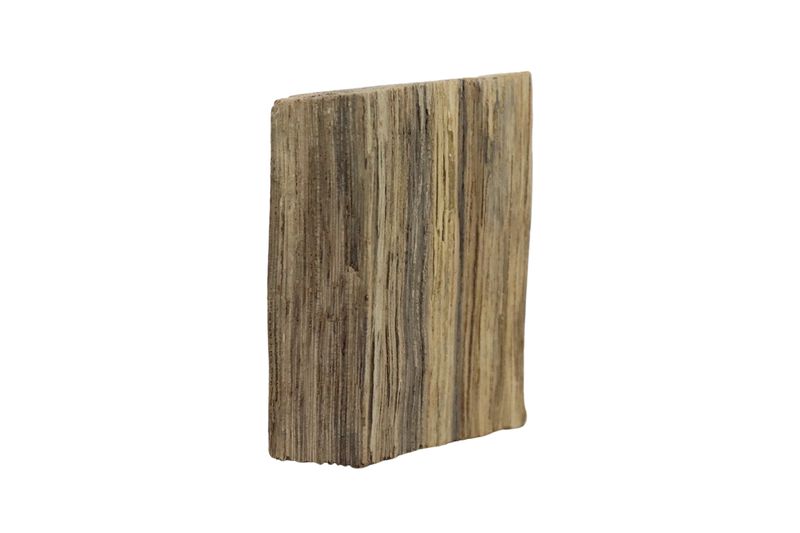 Chunks para ahumar sabor espinillo Fumus de 1 lb, trozo de madera natural con vetas verticales sobre fondo blanco