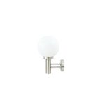 Lámpara de pared Nisia acero inox. 1 luz E27 IP44 Eglo, vista lateral con globo de vidrio blanco y soporte metálico