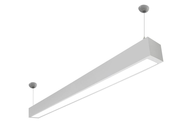 Luminaria LED 517 48 4 3000 lm 25 W 4000 K D6 Sylvania, vista en perspectiva del cuerpo blanco suspendido por cables