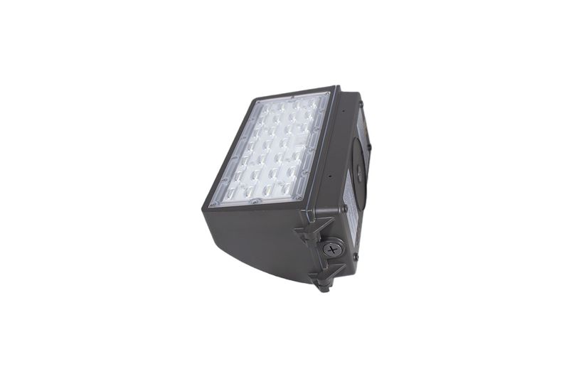 Luminaria Wall Pack LED 28 W 3640 lm 6500 K 120-277 V SINSA, vista lateral del equipo resaltando el tornillo de fijación