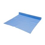 Alfombra antideslizante 45 x 125 cm surt Koopman, vista en ángulo de color azul con un extremo enrollado
