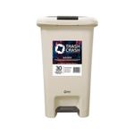 Basurero rectangular plástico con pedal 30 L Trash Crash, vista frontal con etiqueta de especificaciones y pedal gris