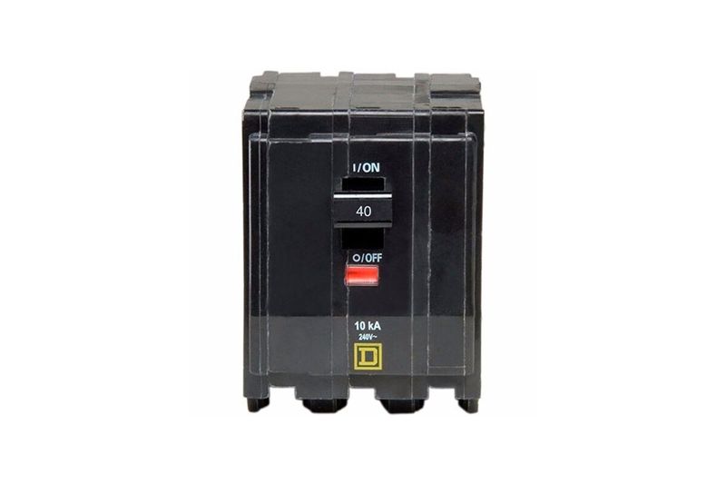 Breaker enchufable 3P 120-240V Square D de 40 amp, vista frontal detallando la palanca de encendido y el logo amarillo