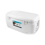 Hielera Quick&Cool 94 63 L blanco Igloo, vista lateral inclinada con etiqueta informativa en el frente