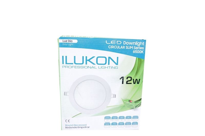Luminaria empot LED R 6 12 W 600 lm 6500 K 100-253 V Ilukon, en su caja blanca con detalles en azul y verde