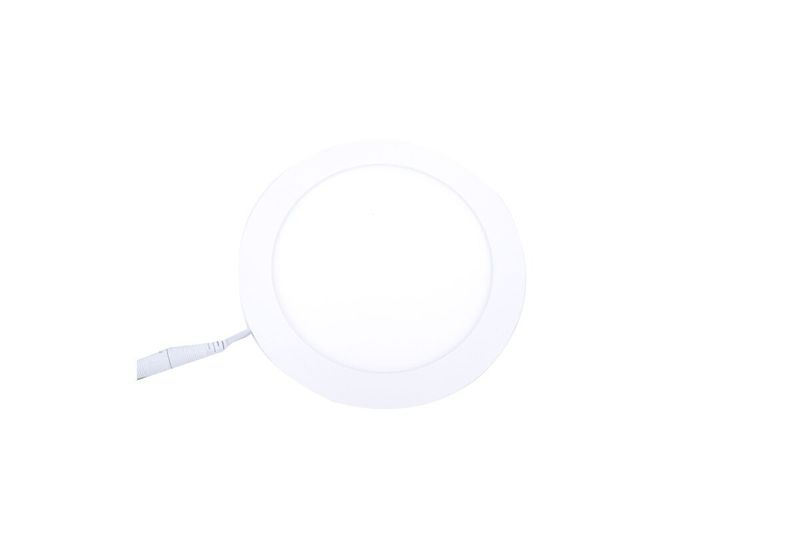 Luminaria empot LED R 6 12W 600lm 6500K 100-253V Ilukon, vista frontal del panel circular blanco con cable de conexión
