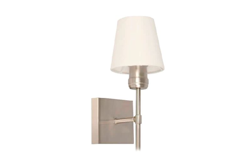 Lámpara de pared níquel satinado 1L E27 40W Ikelite, primer plano del aplique con pantalla blanca cónica