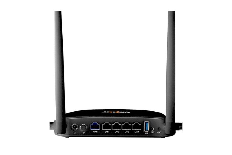Router inalámbrico 2600 Mbps doble banda Nyx Nexxt, vista posterior detallando los puertos LAN, WAN, USB y conectores
