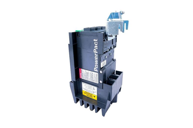 Interruptor para tablero I-Line 3x30A 18kA 600Y/347 Square D, vista lateral del cuerpo negro con etiqueta PowerPact