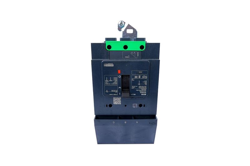 Interruptor para tablero I-Line 3x30A 18kA 600Y/347 Square D, vista frontal con terminales verdes y palanca de mando