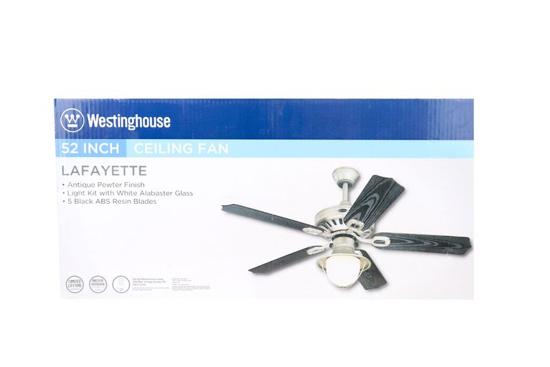 Abanico de techo industrial Lafayette Peltre 52 negro con luz Westinghouse, en su caja con ilustración del equipo