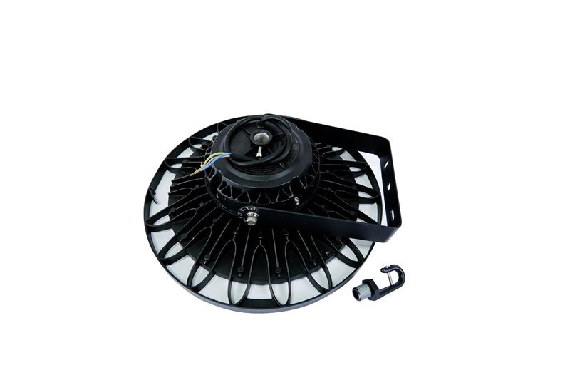 Highbay performance 200 W 28000 lm 100-277 V IP65 dim 3ra G Ledvance, vista posterior del disipador negro y gancho