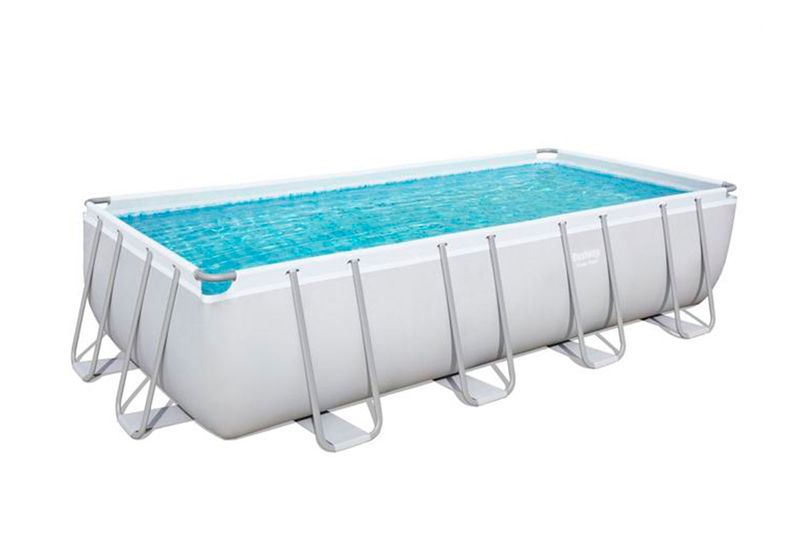Set de piscina rectangular Steel Power 4.88 m x 2.44 m x 1.22 m Bestway, vista lateral llena de agua con estructura metálica