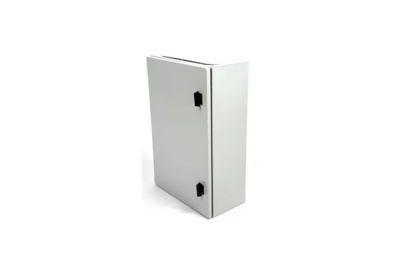 Gabinete metálico Himel IP 66 Schneider Electric de 800x600x300 mm con fondo falso, vista lateral cerrada en color blanco