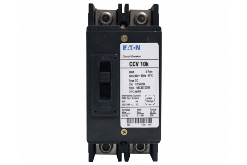 Main breaker 2P CCV CH 240V 150 AMP Eaton, vista frontal del interruptor negro con etiqueta técnica blanca