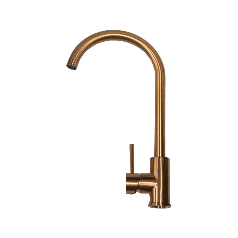 Llave para pantry palanca dorada Sinsa, vista lateral del grifo con cuello curvo y acabado dorado