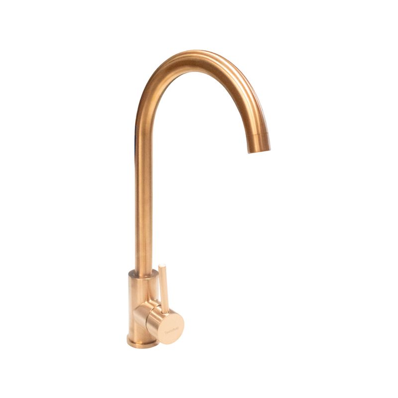 Llave para pantry palanca dorada Sinsa, vista frontal del grifo con cuello curvo y acabado dorado