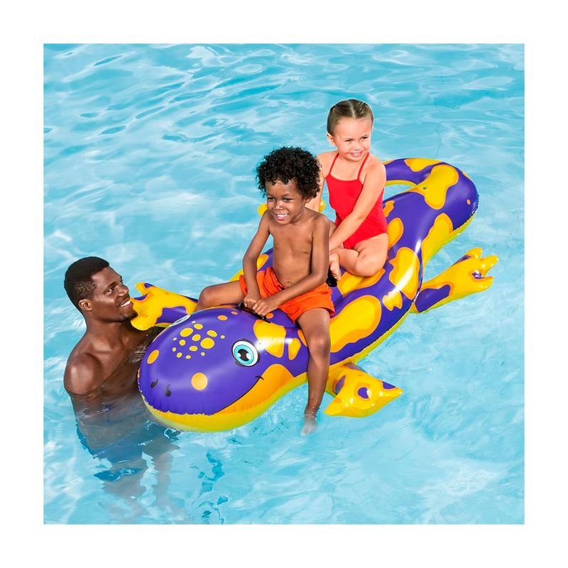 Flotador inflable doble para niños diseño salamandra Bestway, dos niños montados sobre el inflable morado y amarillo en una