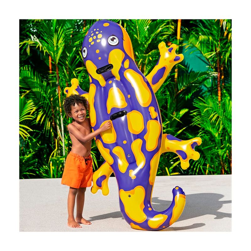 Flotador inflable doble para niños diseño salamandra Bestway, niño pequeño junto al inflable púrpura y amarillo