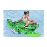 Flotador inflable para niños diseño tortuga verde Bestway, niña pequeña sentada sobre el inflable en una piscina