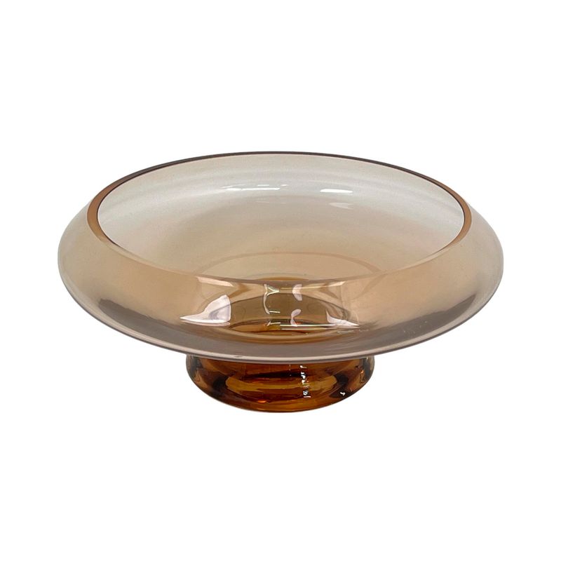 Centro de mesa decorativo 26 x 10 cm Concepts, vista frontal del cuenco de vidrio color ámbar con base circular