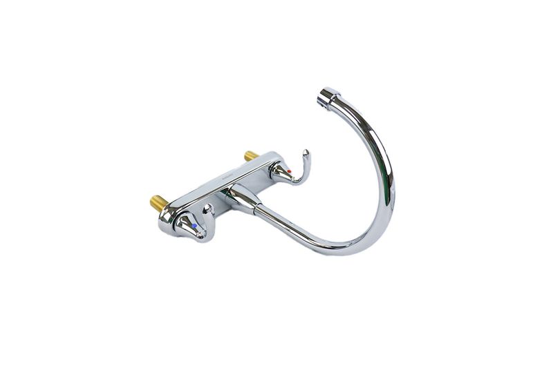 Llave para pantry doble manija chroma Corona de 8 pulgadas, vista lateral del cuello de ganso y manijas cromadas