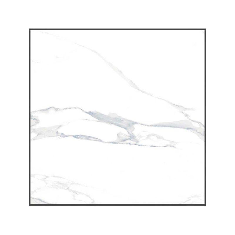 Porcelanato 90x90 Aurora Blue pulido Geotiles, pieza cuadrada blanca con vetas en tonos azul y gris