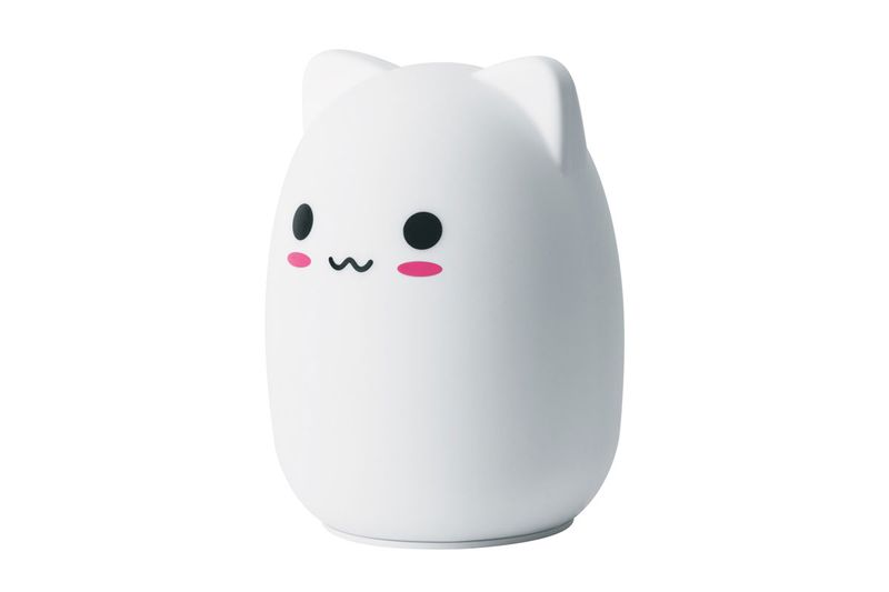 Lámpara de noche LED gato multicolor Volteck, primer plano frontal del personaje blanco con ojos negros y mejillas rosas