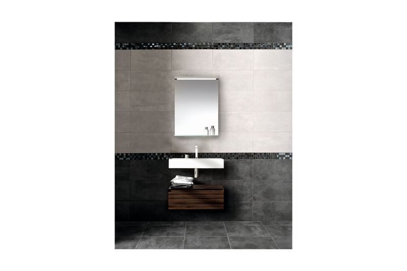 Azulejo 25x40 Smart gris satinado Sinsa, ambientación de baño con revestimiento en paredes y piso en tonos grises
