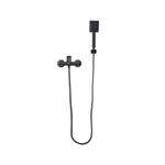 Ducha y llave una manija negro Sena Pfister, vista frontal del set completo con regadera cuadrada y manguera flexible