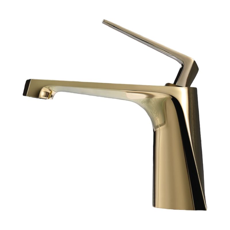 Llave lavamano monomando baja dorado mate P0I Wave Finezza Sinsa, vista lateral del grifo con acabado mate