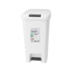 Basurero de pedal 15 L gris plástico Kennedy Home, cuerpo blanco con pedal y asa gris, incluye etiqueta frontal