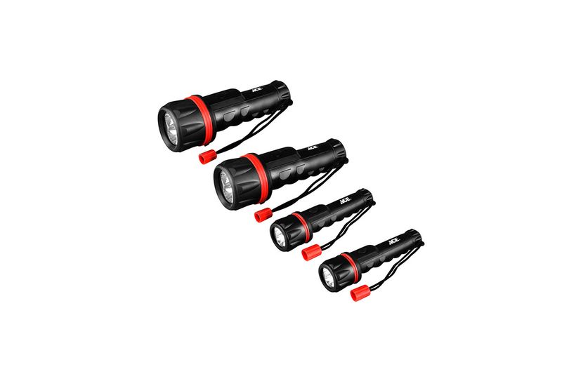 Set de linternas de mano 25 lm AA/D 4 pzs plástico ACE, cuatro unidades negras con detalles en rojo alineadas en diagonal