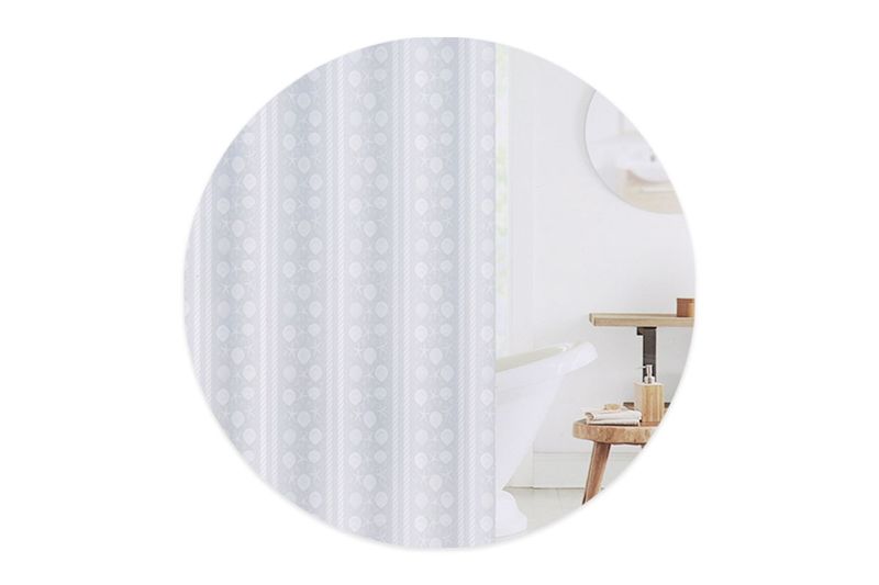 Cortina de baño con aros 13 piezas transparente PEVA CHD Home, detalle del estampado de estrellas de mar junto a la tina