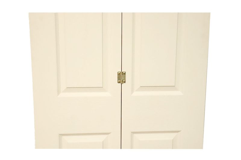 Puerta Fibran 60 cm x 210 cm para closet bi-fold con riel Puertas Globales, vista frontal de la puerta plegable color crema