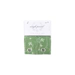 Cortina de sala blackout green 55 x 90 pulgadas Bailey Printed CHD Home, empaque con etiqueta y detalle de los ojetes