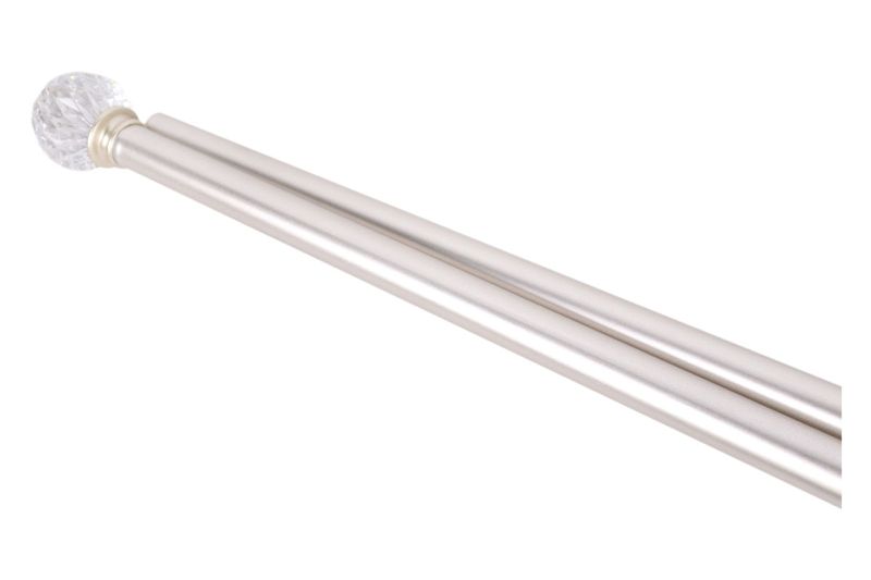 Cortinero 86 x 120 1 pulgada Nalya Rods Silver CHD Home, primer plano del terminal decorativo esférico y el tubo