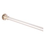 Cortinero 48x86 1 pulgada Bina Rods Silver CHD Home, primer plano del extremo con remate esférico transparente
