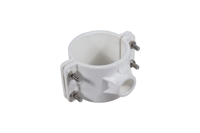 Silleta abrazadera PVC lisa 3"x3/4" Durman, vista en ángulo mostrando los tornillos metálicos de fijación