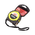 Cinta métrica Power Lock Ace de 3/4 pulgadas x 5 metros, vista en ángulo con empaque colgante y correa negra
