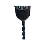 Broca de óxido negro Milwaukee de 7/16 para metal, instalada en el mandril de un taladro eléctrico
