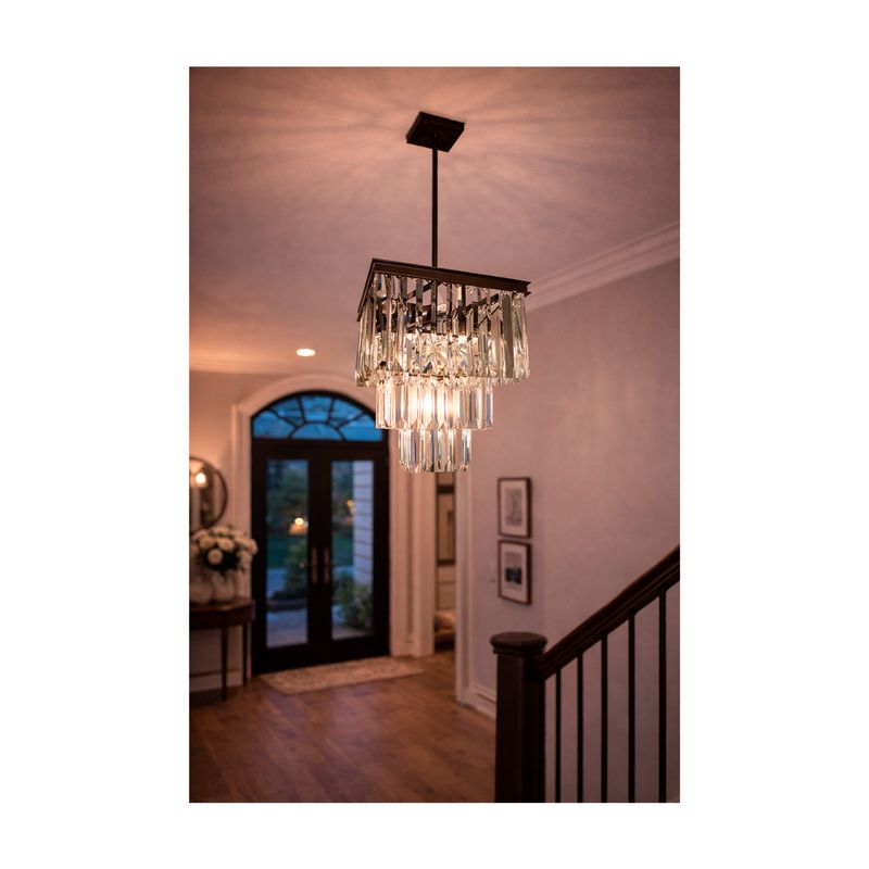 Lámpara colgante cristal Pisa dorado Arteluce 5 luces E27 60W in&out, instalada y encendida en el techo de un pasillo