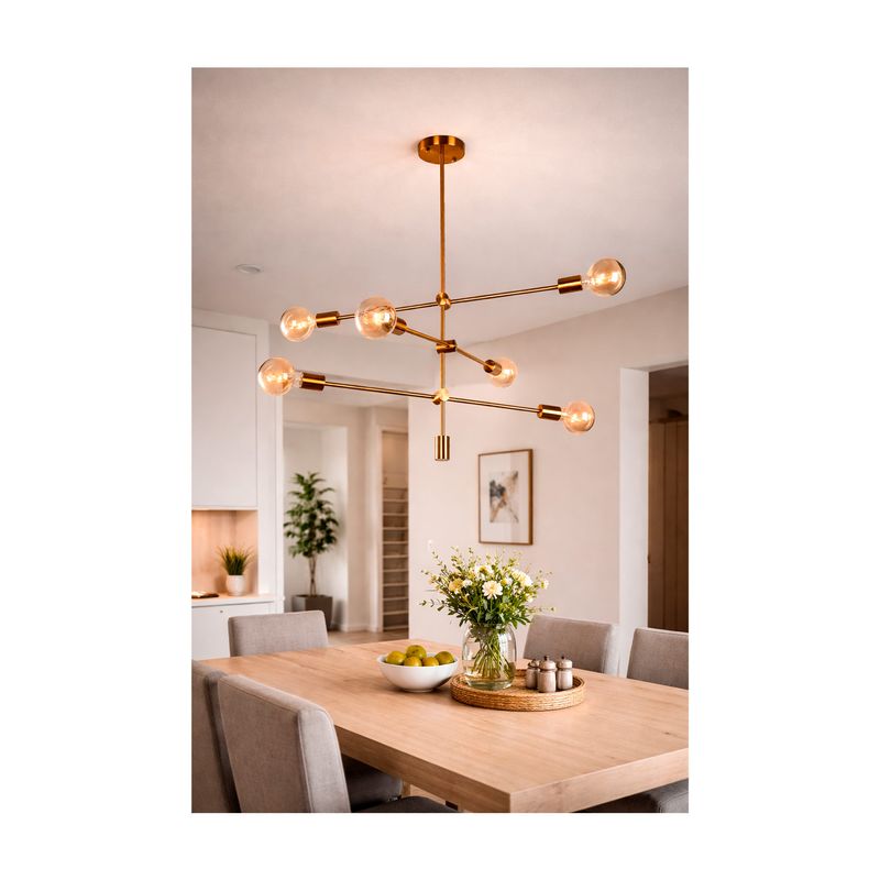 Lámpara colgante Ancona II dorado 6L E27 60W Arteluce, instalada sobre una mesa de comedor con luz encendida