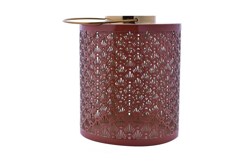 Linterna decorativa 20.5 x 20.5 x 23 cm café Concepts, vista frontal del cuerpo calado y asa metálica dorada