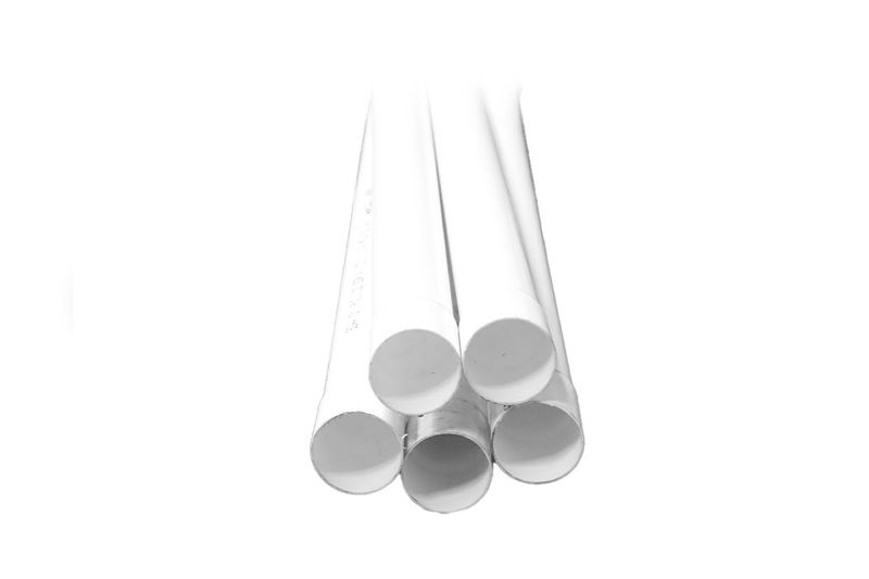 Tubo PVC agua potable 6 mts SDR 32.5 3 pulgadas 125 psi Durman, hazon de tubos blancos vistos desde el extremo superior